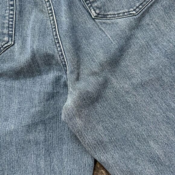 Charter Club Women’s Blue Cotton Medium Wash Jeans Petite Sz 33 Waist - Picture 3 of 16